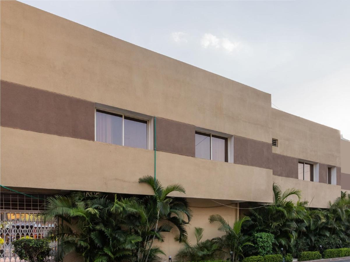 Oyo 77137 Hotle Castle Inn Mumbai Exterior foto