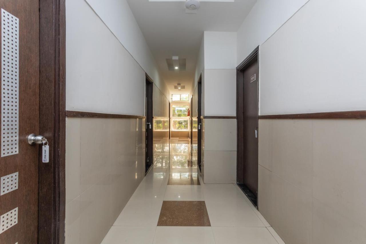 Oyo 77137 Hotle Castle Inn Mumbai Exterior foto
